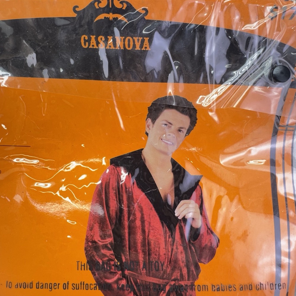 SMOKING JACKET COSTUME RED ROBE HUGH HEFNER PLAYBOY MILLIONAIRE MOGUL Casanova